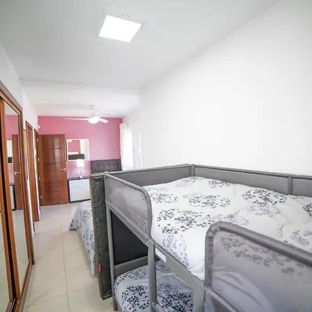 Whitney וילה פוארטו דל כרמן