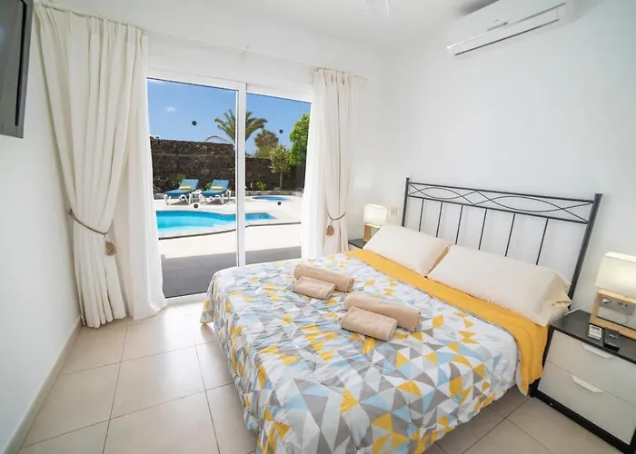 Whitney * פוארטו דל כרמן